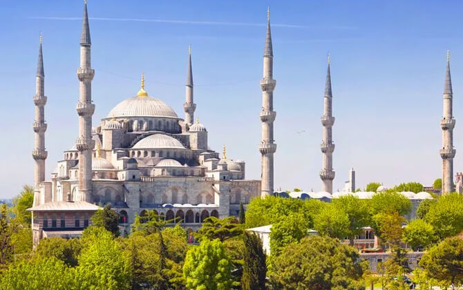 Sightseeing near Metro