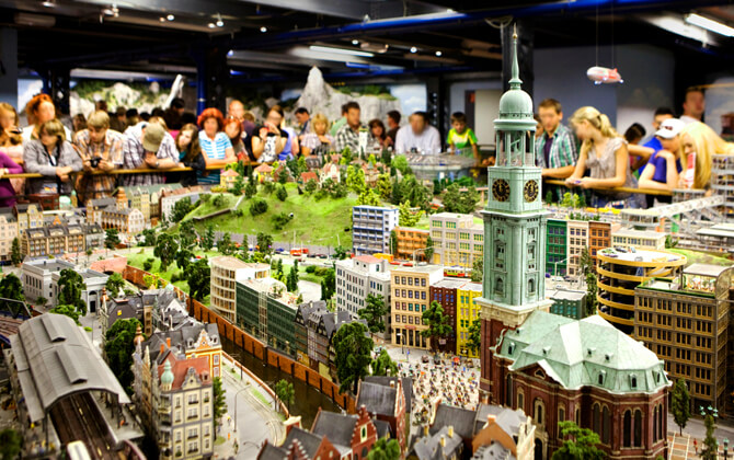 Sightseeing with the Hamburg Metro