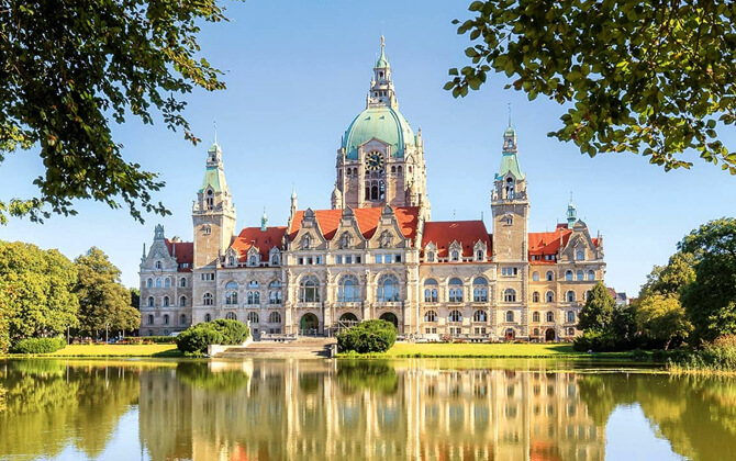 Hanover S-Bahn Nearby Attractions